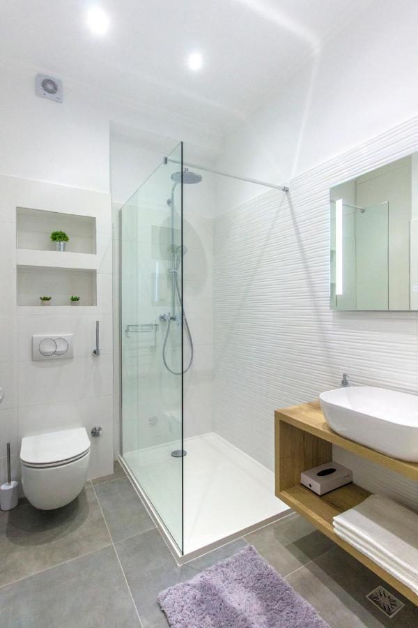 שיבניק Apartment Ena ,City Center מראה חיצוני תמונה